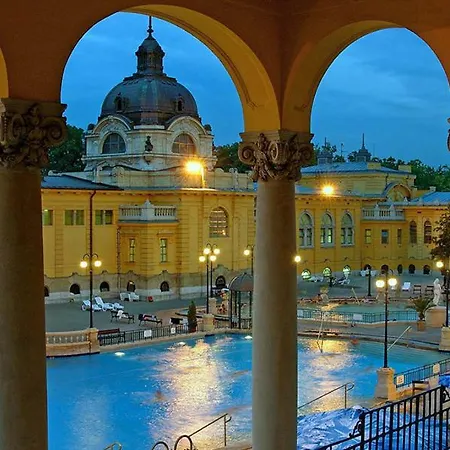 Apartment Near The Heroes Square Budapešť Exteriér fotografie