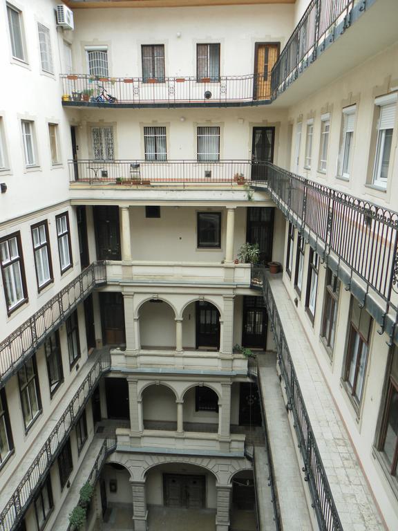 Appartamento Near The Heroes Square *