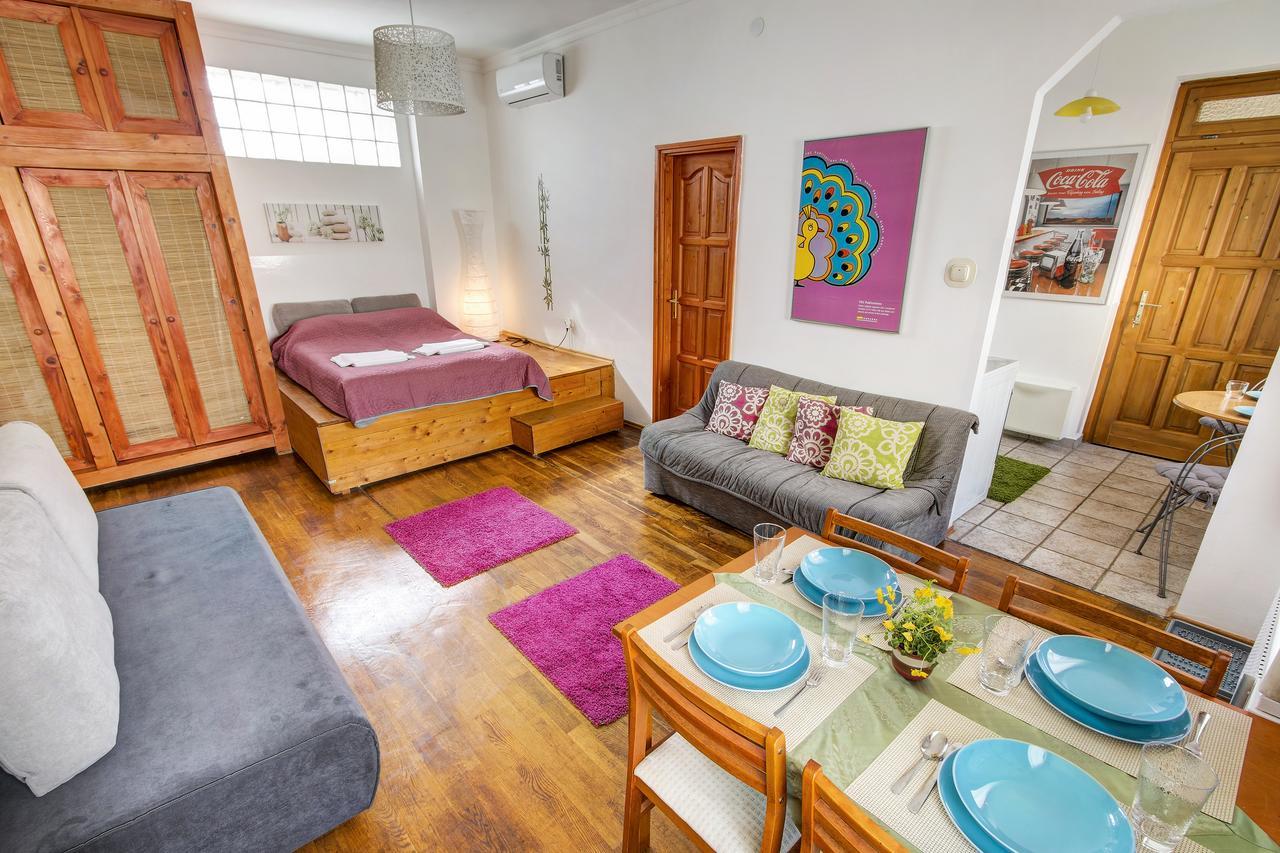 Near The Heroes Square Apartment
