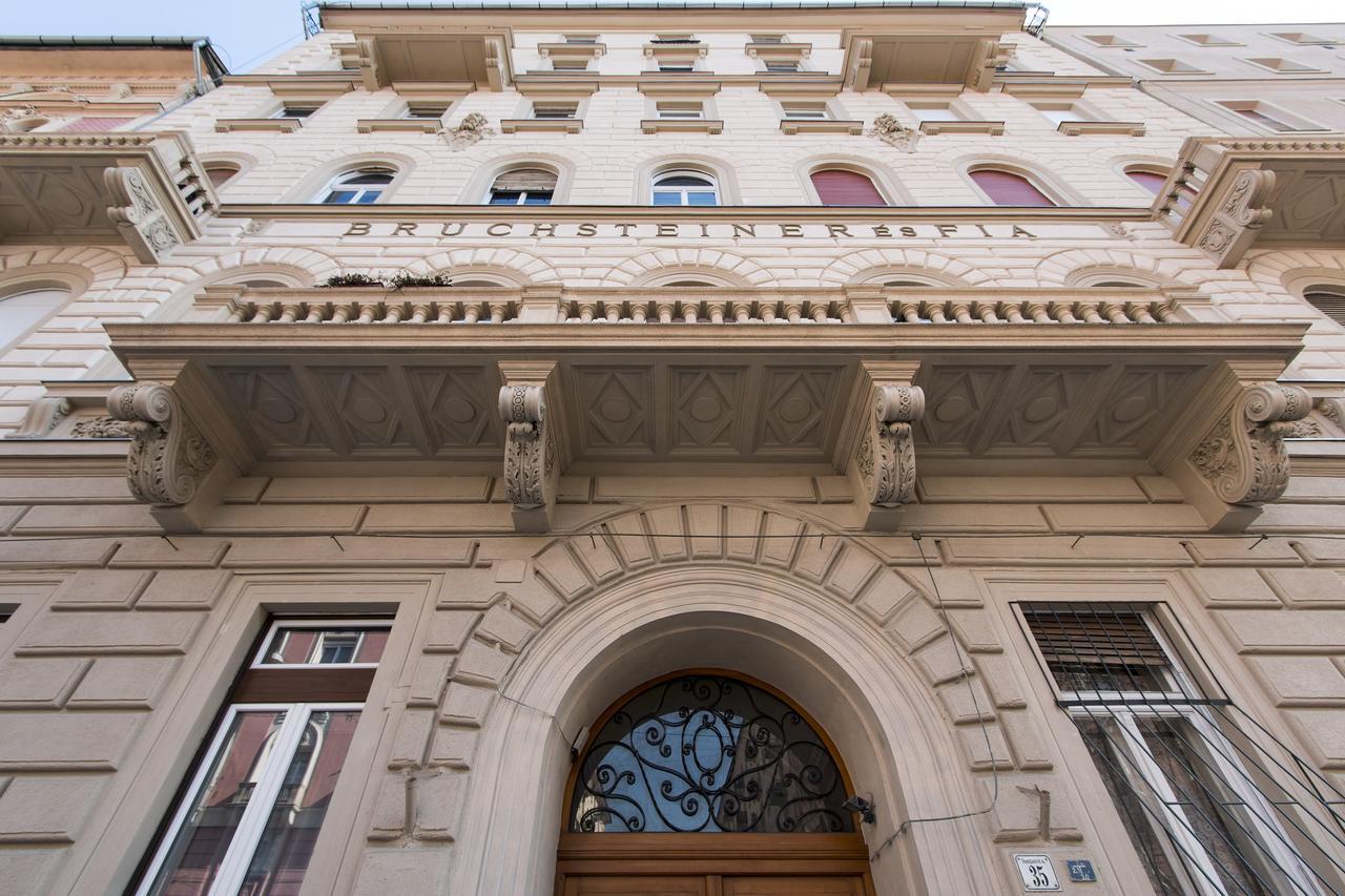 Apartment Near The Heroes Square *